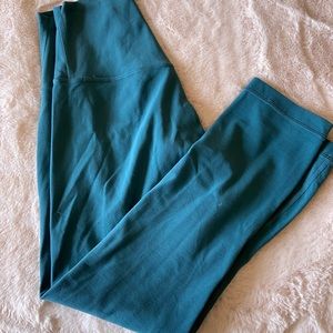 VGUC lululemon align 21” crop size 2 teal color